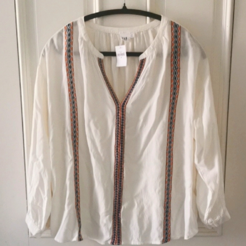 NWT Gap embroidered long sleeve boho blouse. Size Medium.